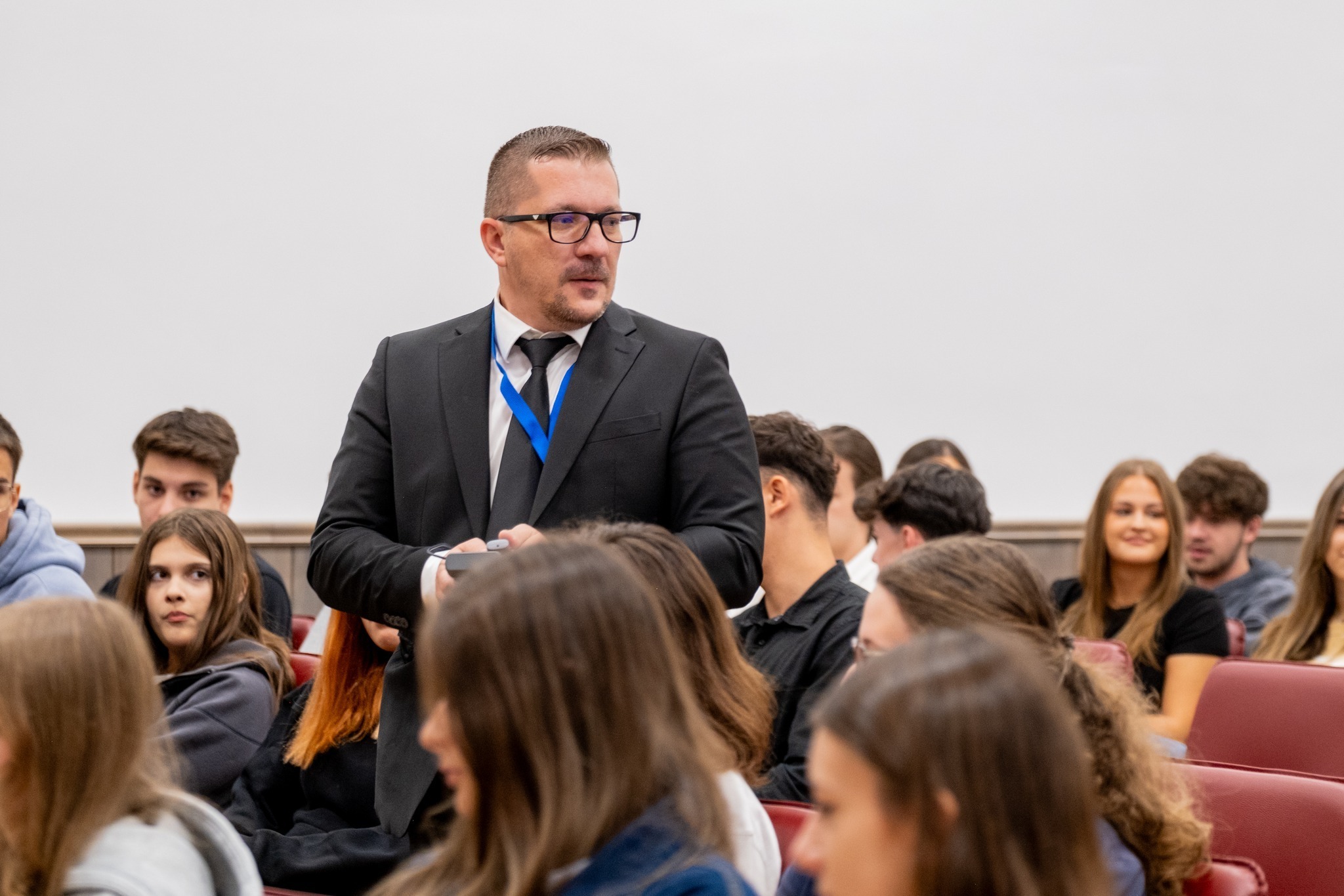 Psihologul sibian Mihai Copăceanu critică accesul adolescenților la Beach, Please: „La 14 sau 15 ani nu ai ce căuta la un asemenea festival”