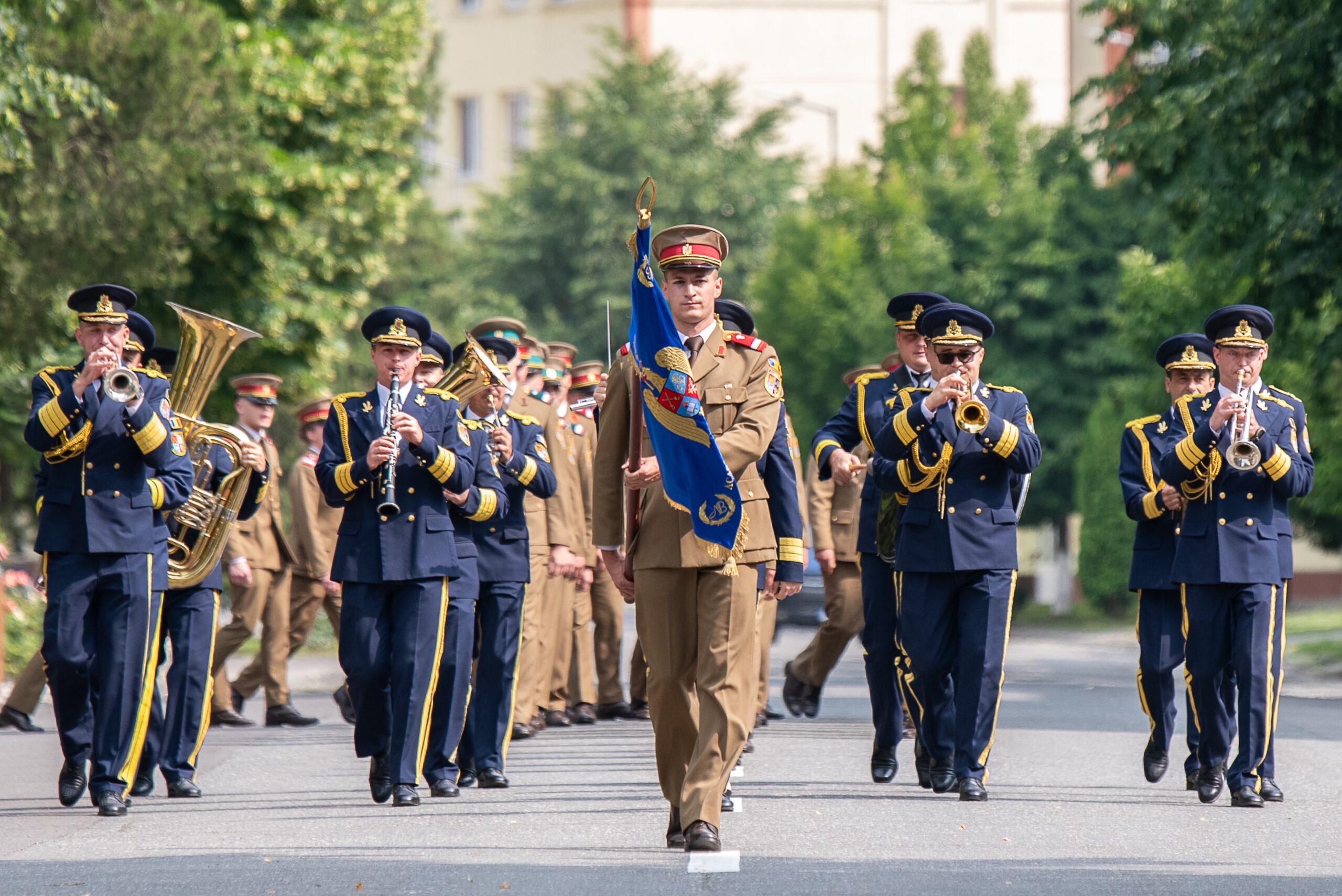 Ceremonii și tehnică militară în Piața Mare, de Ziua Forțelor Terestre