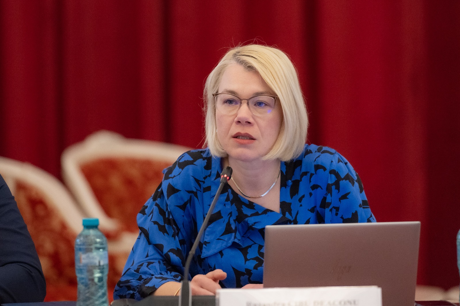 (P) Ruxandra Cibu Deaconu, USR: Proiect de lege – femeile însărcinate vor avea drept la însoțitor în maternitate pe durata nașterii