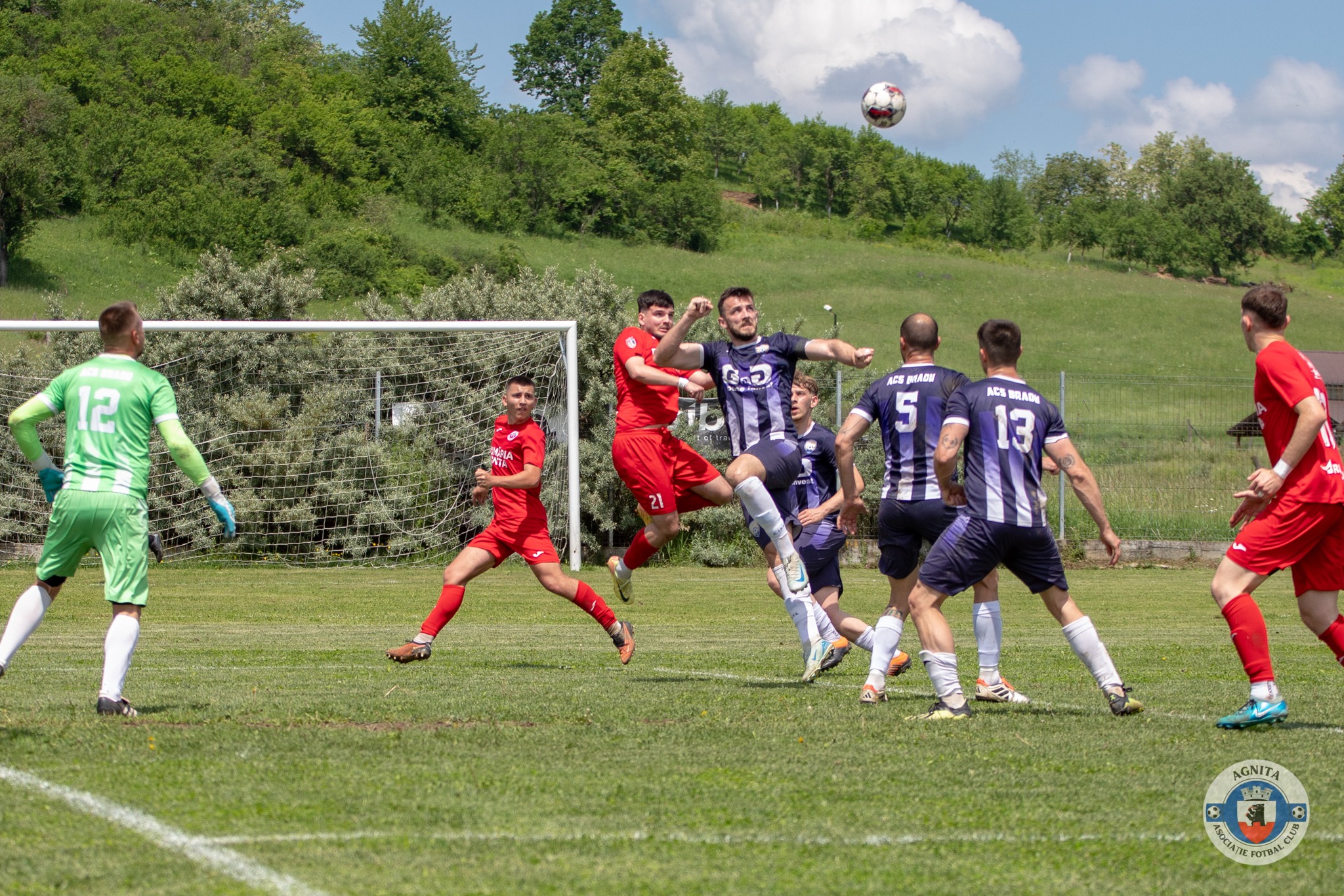 Echipa din Bradu îi administrează liderului Superligii prima înfrângere din play-off. Un meci din play-out nu s-a disputat