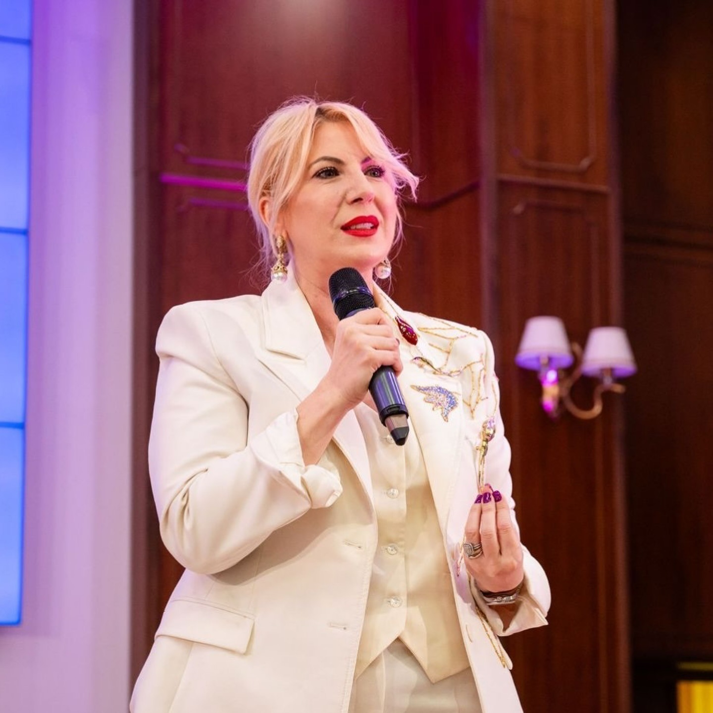 CONAF: România nu are deficit de femei competente. Are, însă, un deficit de reprezentare a competenței feminine în dialogul politic
