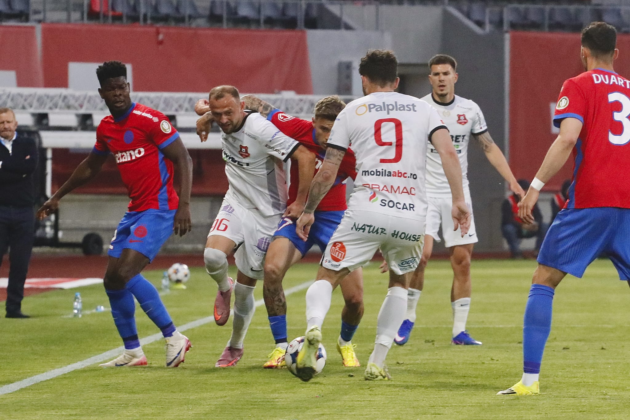 FC Hermannstadt câştigă cu fosta campioană, pe „Municipal”. Sibienii vor disputa barajul pentru menţinerea în Superligă cu FC Voluntari