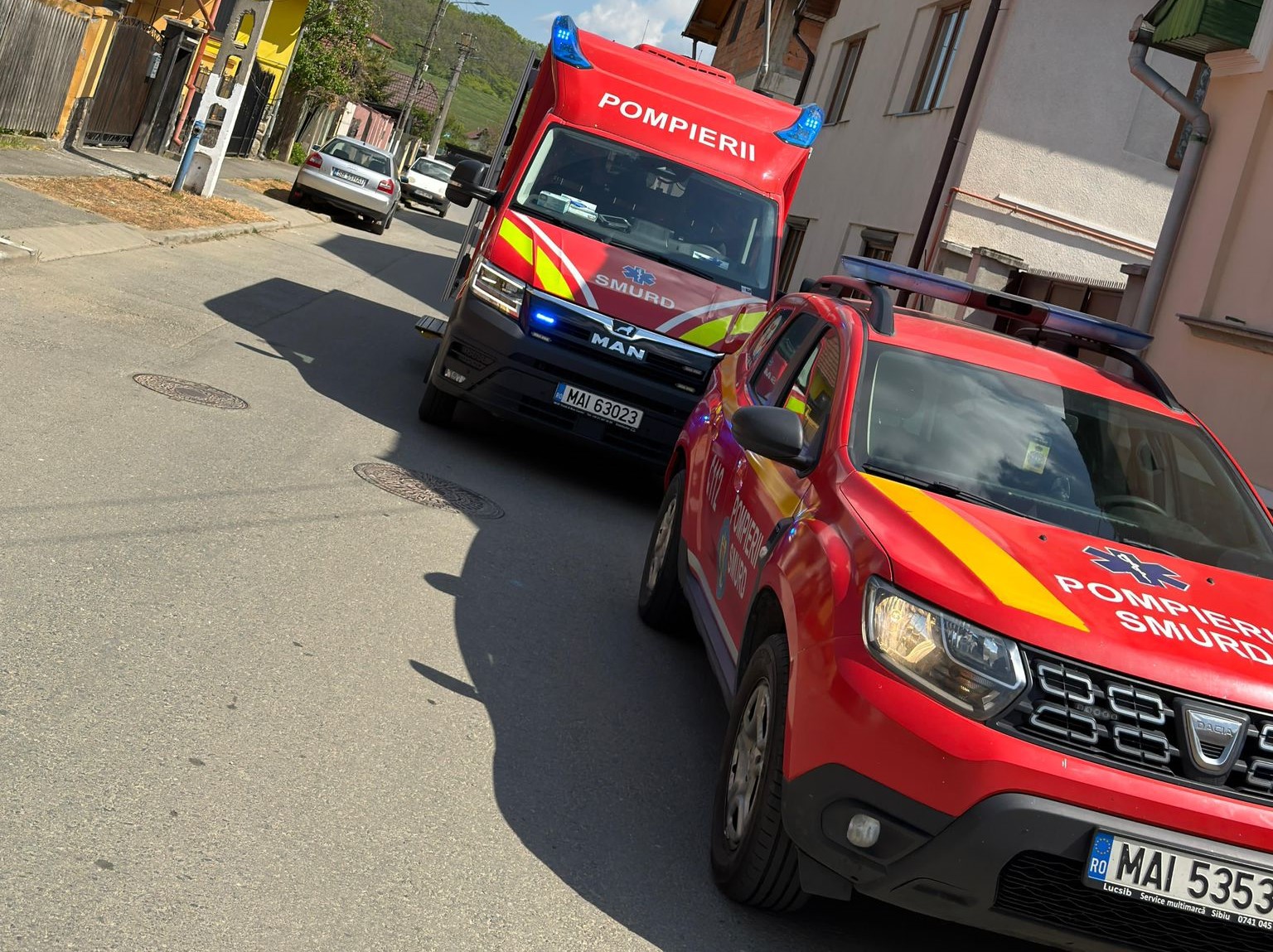 Bărbat din Sibiu, rănit grav după ce și-a prins piciorul sub un motocultor, la Cristian