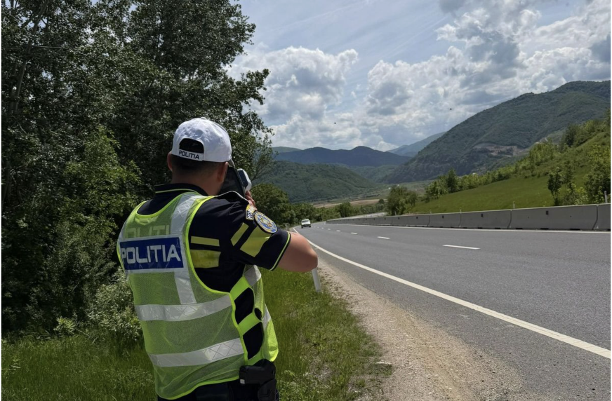 Razie pe DN 7: zeci de șoferi prinși cu viteză, amenzi și certificate retrase de polițiștii sibieni