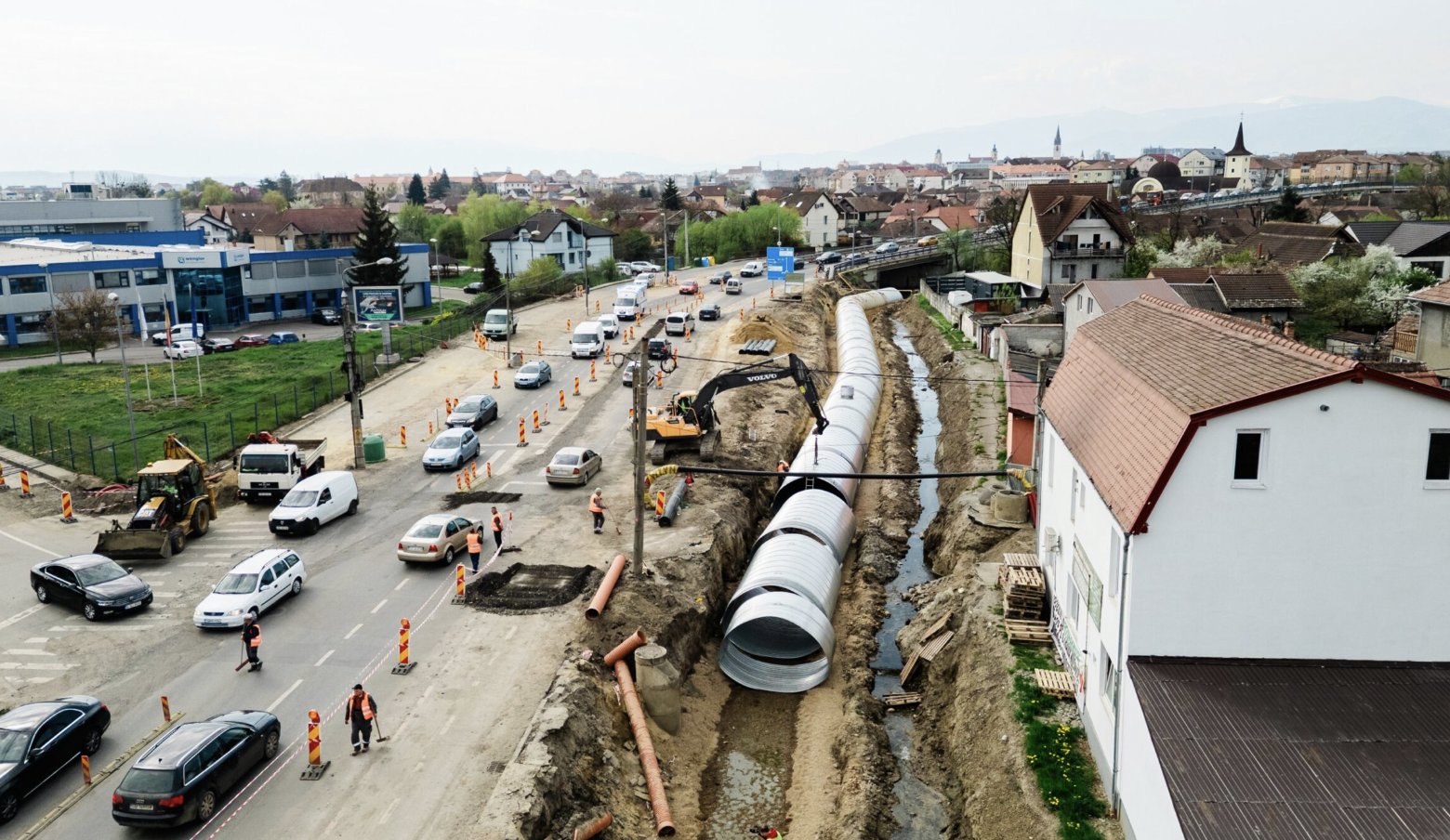 Lucrări la rețeaua de apă pe Calea Șurii Mari. Posibile întreruperi în Sibiu și Șura Mare