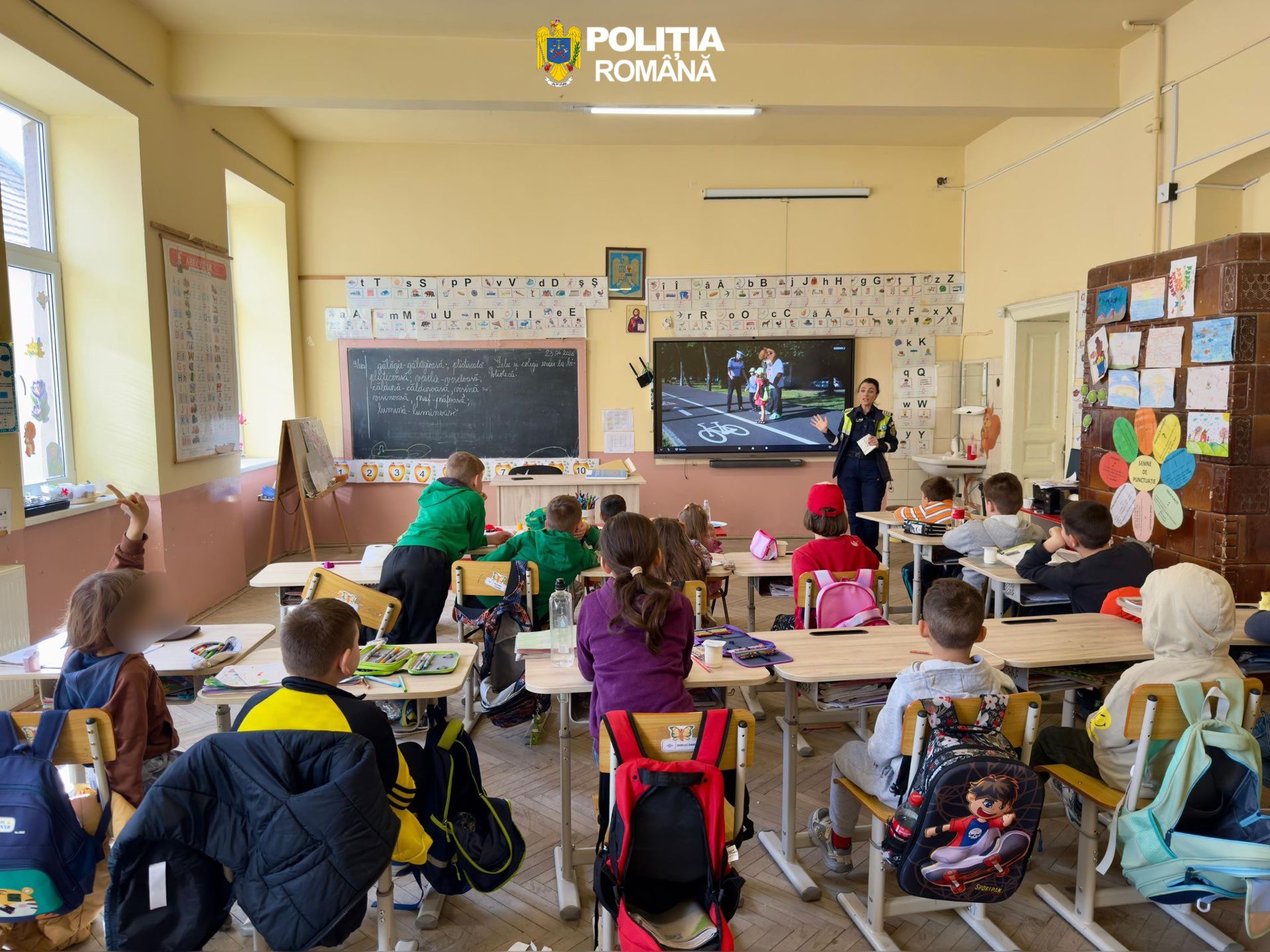 Acțiuni ale polițiștilor sibieni în unitățile de învățământ
