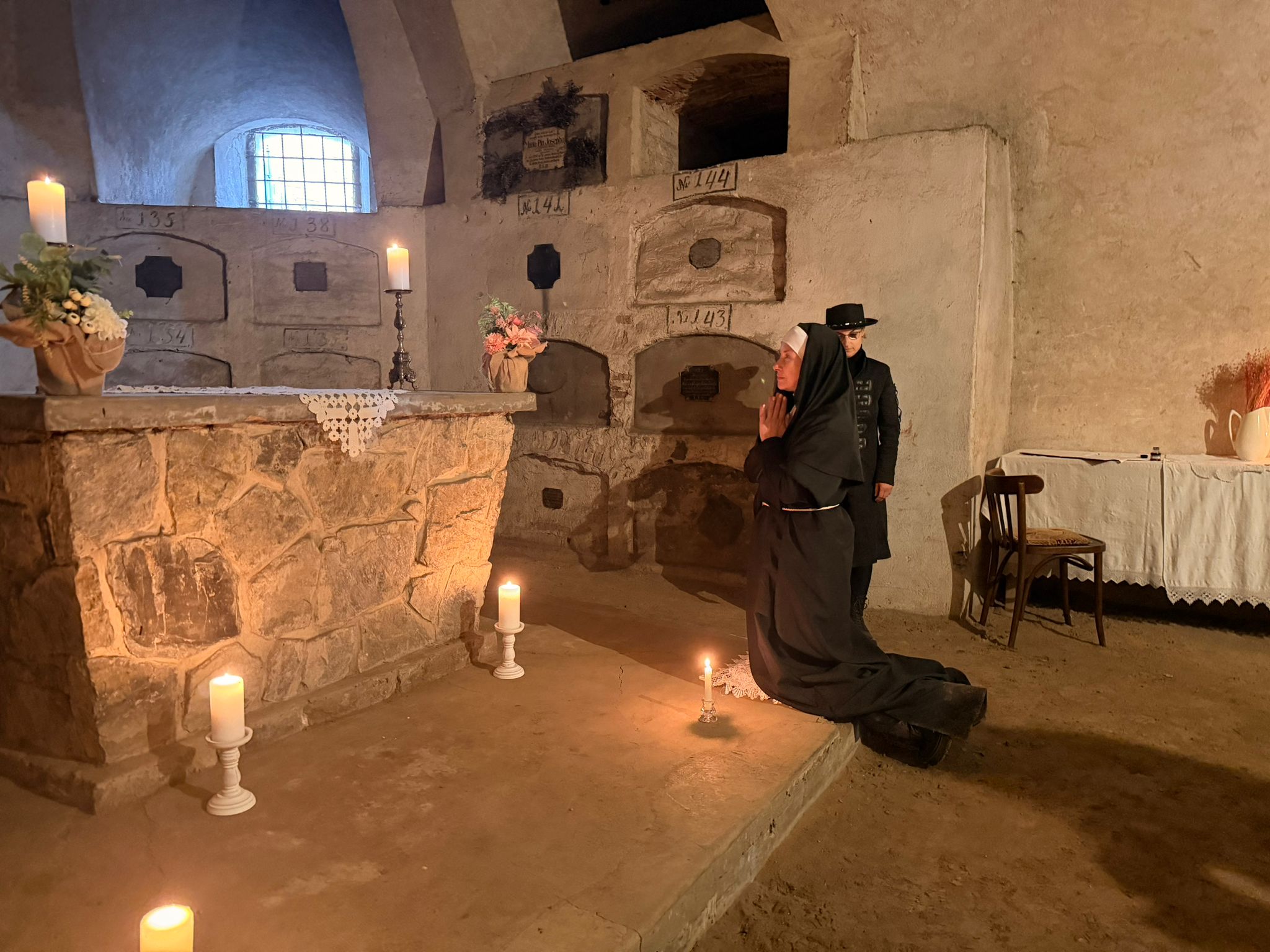 Cripta Ursulinelor, redescoperită printr-un tur teatral ghidat de Adela Dadu