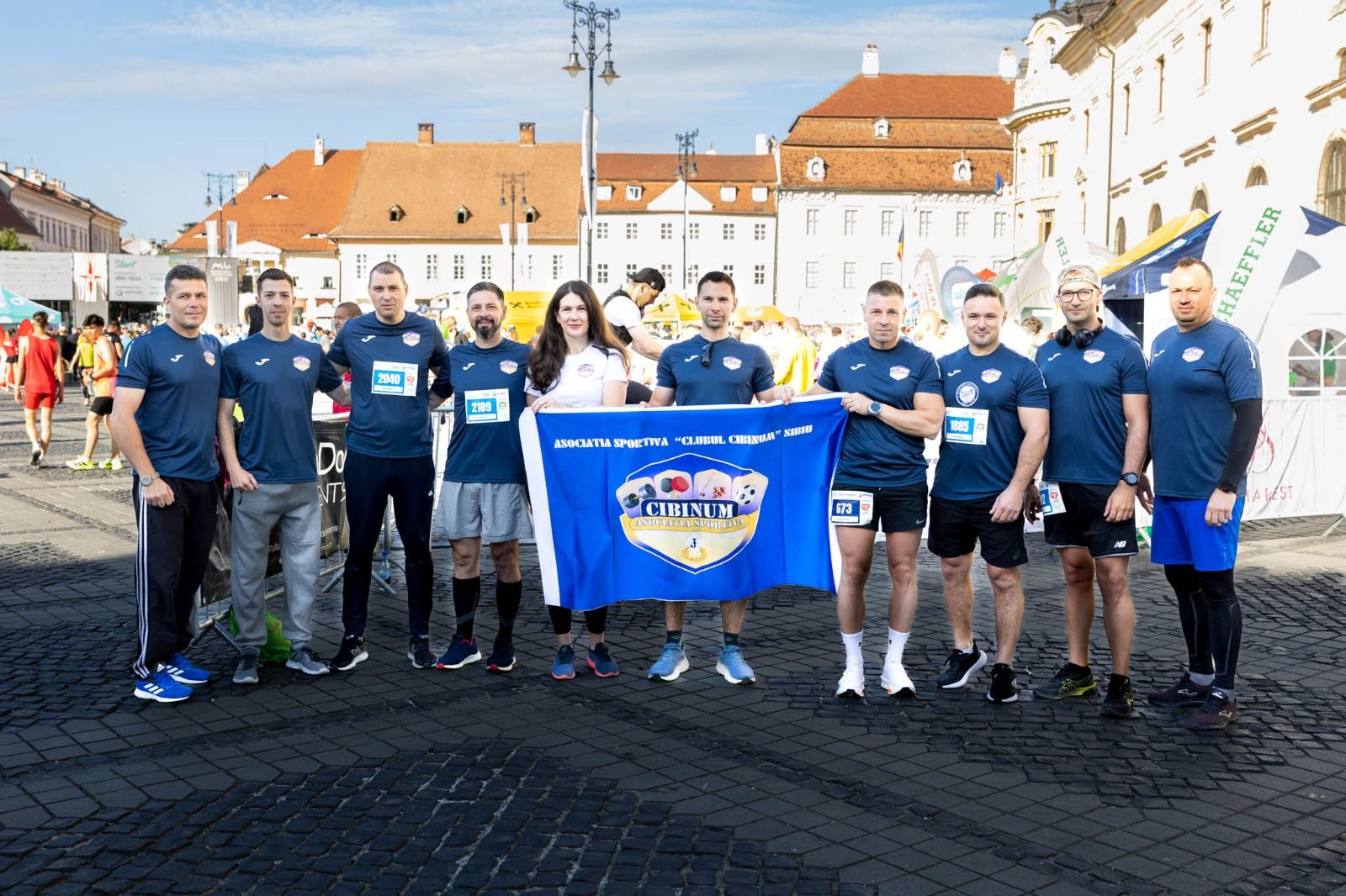 Jandarmii sibieni au alergat la Maratonul Internațional Sibiu pentru două cauze comunitare
