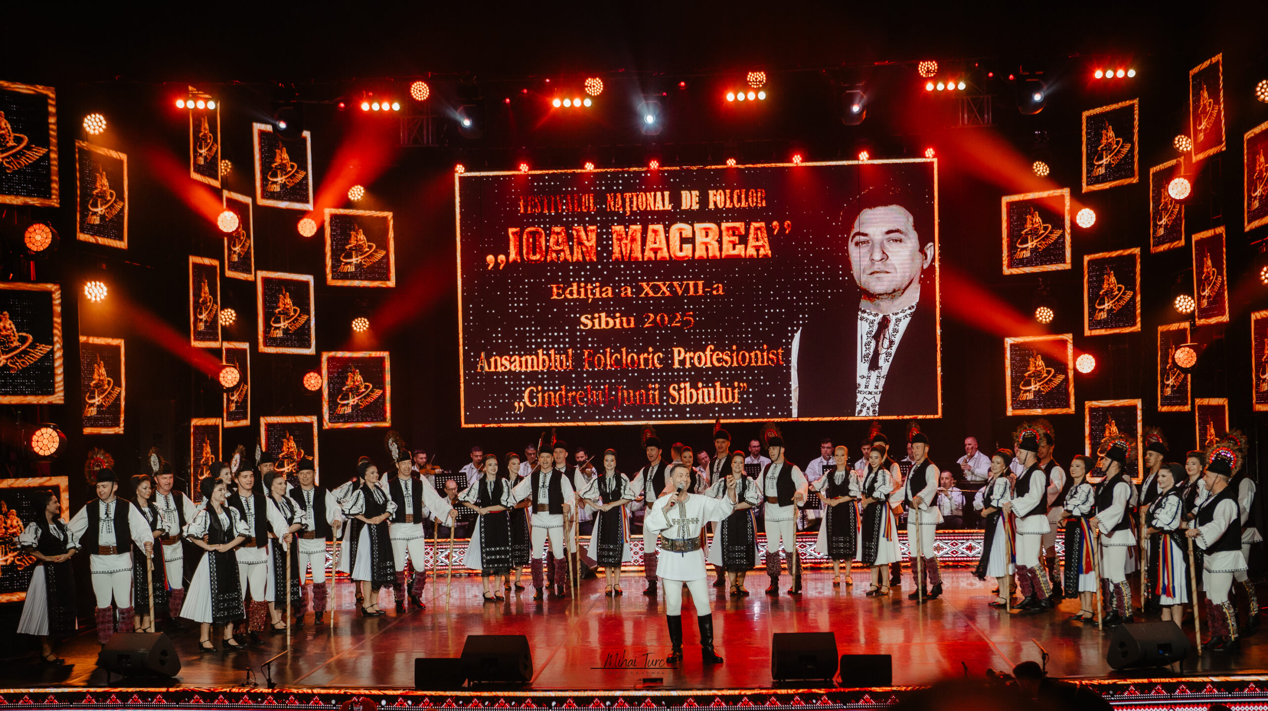 Junii Sibiului îl celebrează pe Robert Târnăveanu într-un spectacol de gală la București