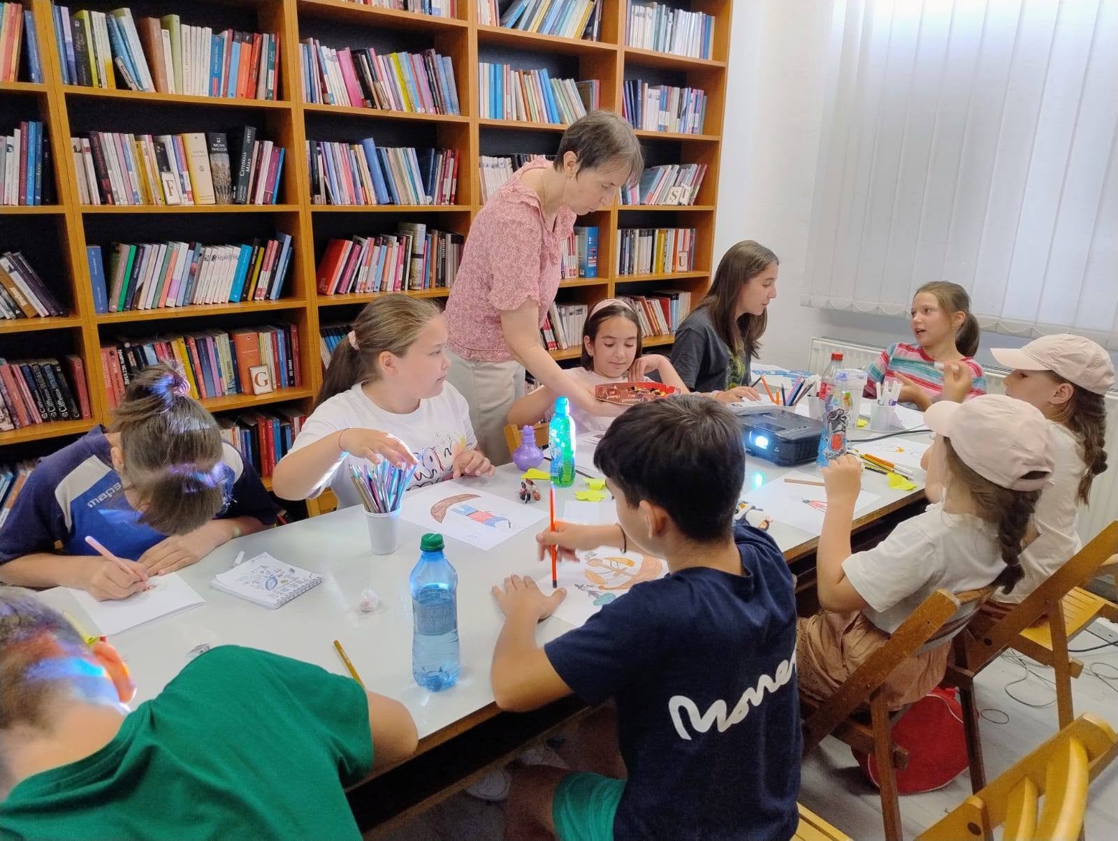 Vara Copiilor la Biblioteca ASTRA Sibiu aduce ateliere gratuite, lectură, jocuri, filme și activități creative pentru copii