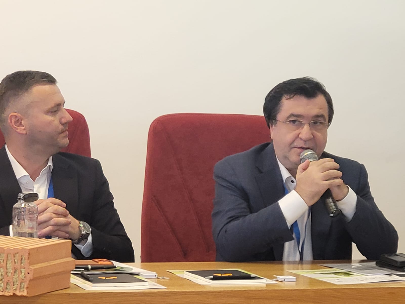 În construcții, cea mai ieftină soluție de astăzi poate deveni mâine cea mai scumpă decizie. Beneficiarii trebuie să gândească pe întreg ciclul de viață