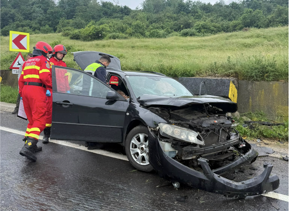 Șofer rănit după ce a ieșit cu mașina de pe DN 1, între Apoldu de Sus și Săliște