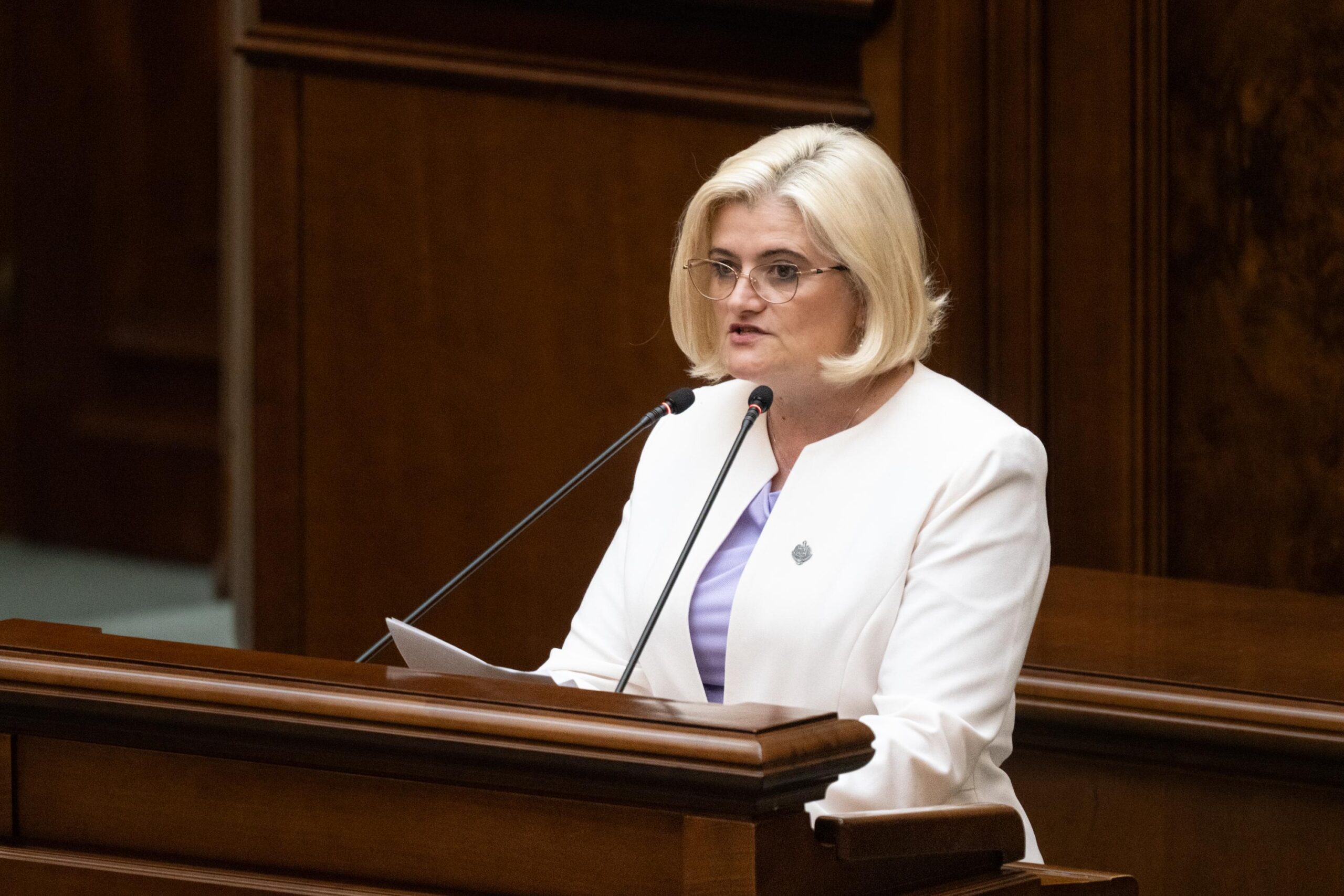 (P) Lupta senatoarei Luminița Păucean-Fernandes continuă – de la haosul guvernamental la abuzurile autorităților locale