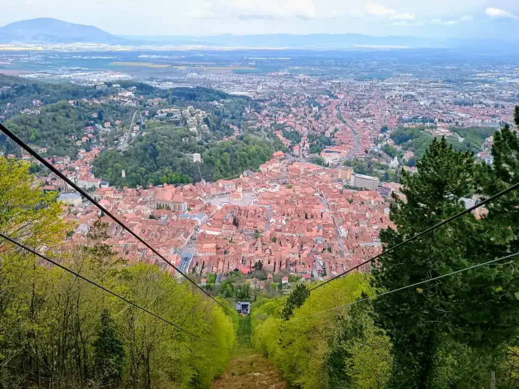 La Brașov s-a putut: accesul auto pe Tâmpa, blocat de Garda Forestieră. Copos amenință cu închiderea unei investiții de 21 de milioane de euro