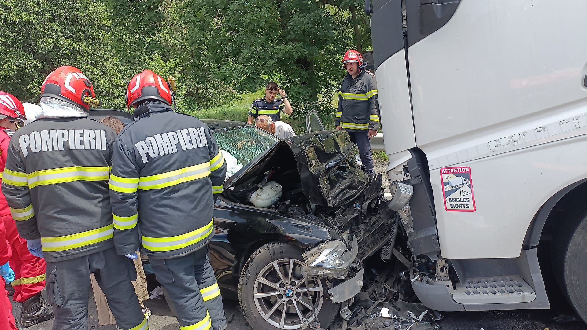 UPDATE | O femeie a murit în accidentul de pe DN 1, între Veștem și Bradu. Traficul este blocat total