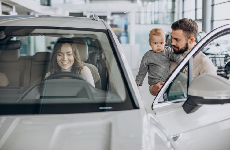 Cum economisești bani pentru vacanță cu serviciile de închirieri mașini Sibiu?