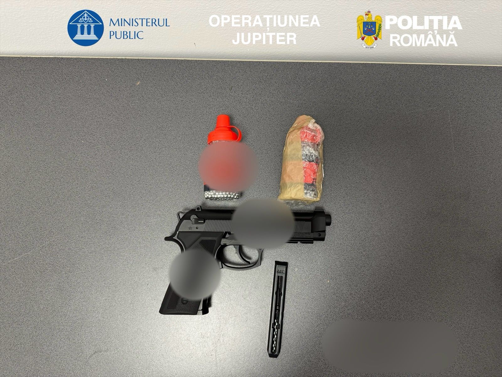 Percheziție la Miercurea Sibiului: un pistol și 3.000 de alice, ridicate de polițiști