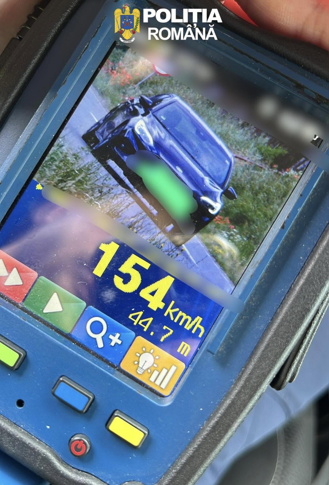 Șofer sibian prins cu 154 km/h într-o zonă cu limită de 50 km/h. A rămas fără permis pentru patru luni