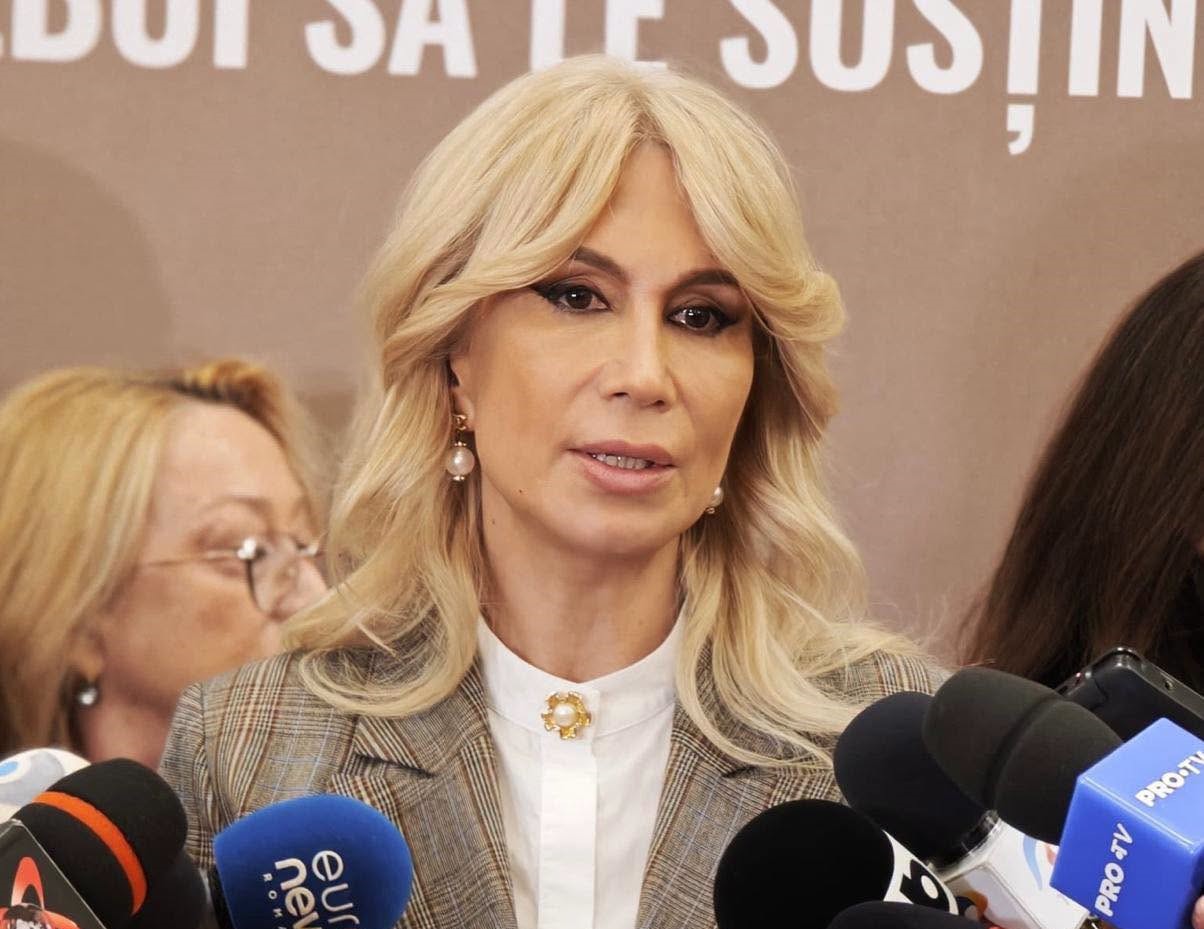 (P) Raluca Turcan: „România este prea aproape de marginea prăpastiei”. Deputatul PNL cere desemnarea urgentă a unui premier