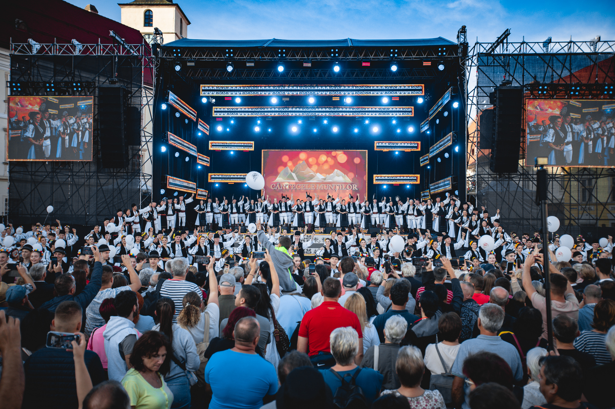 Începe Festivalul Internațional „Cântecele Munților”. Șase zile de spectacole și tradiții la Sibiu