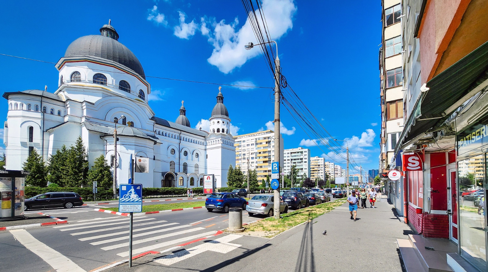 O nouă bandă de circulație ar putea apărea pe Bulevardul Mihai Viteazul, după ce Primăria vrea să îngroape firele de pe stâlpi