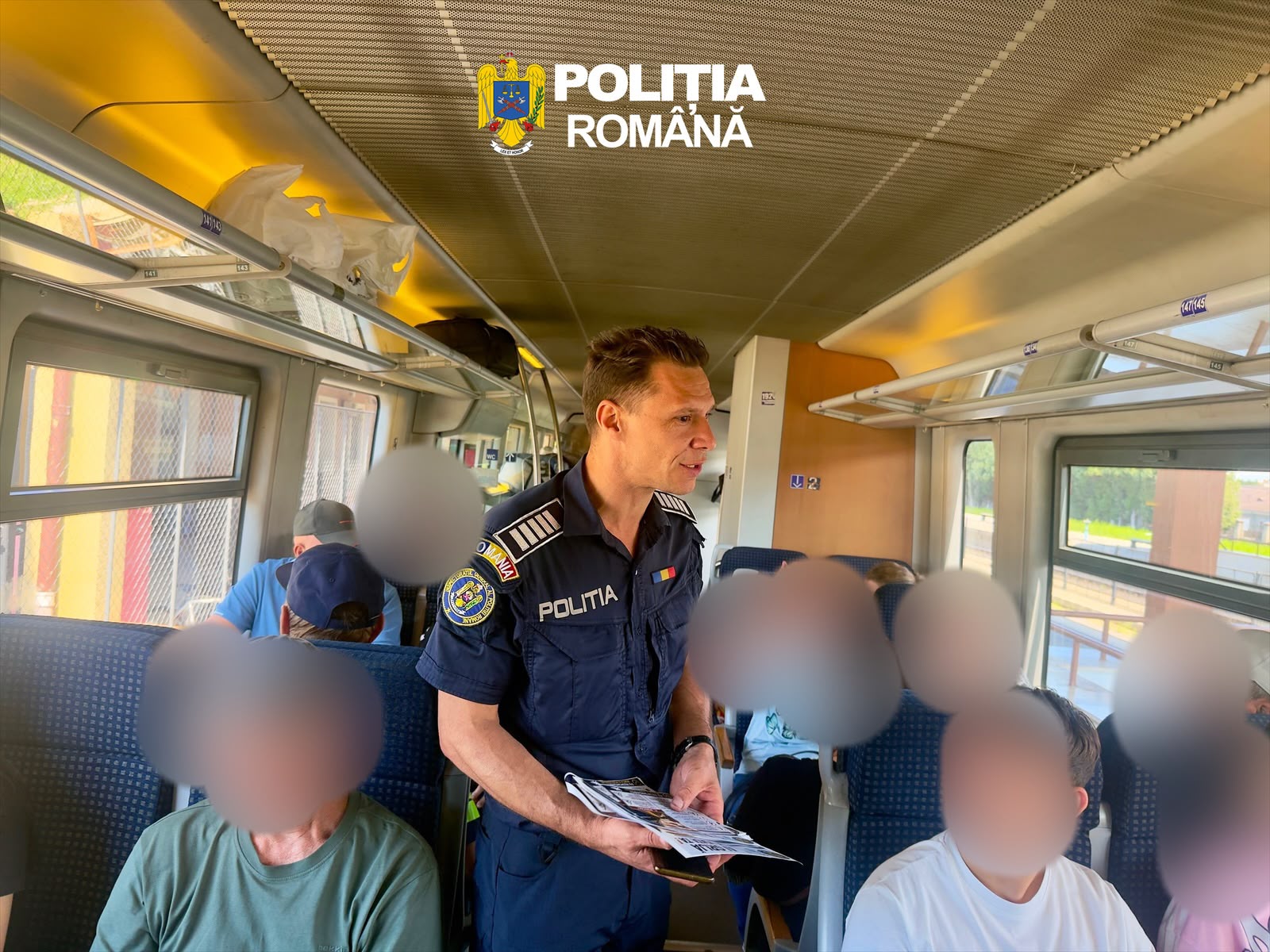 Pericolele din apropierea căii ferate. Polițiștii au discutat cu pasagerii din Sibiu și Mediaș