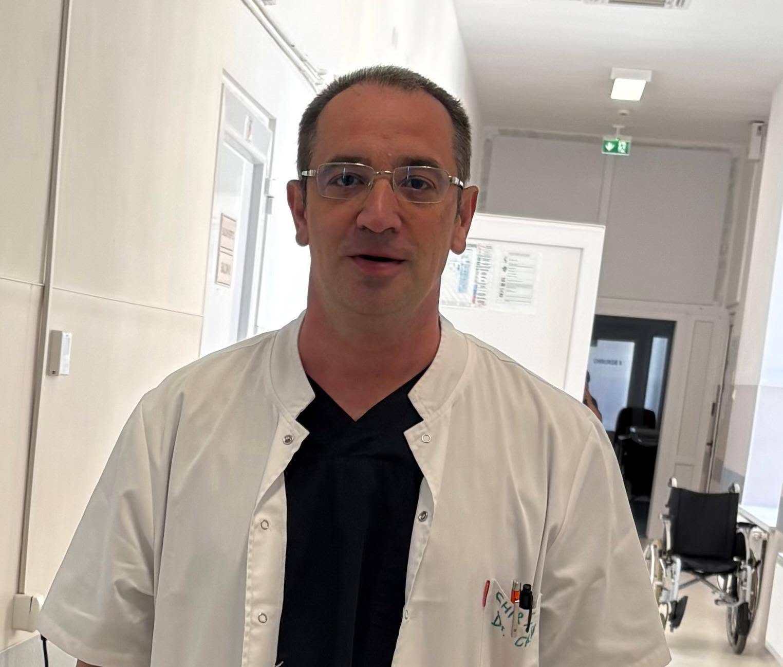 Chirurgul sibian Dan-Gheorghe Crețu: „O gamă largă de afecțiuni poate fi tratată laparoscopic sau robotic”