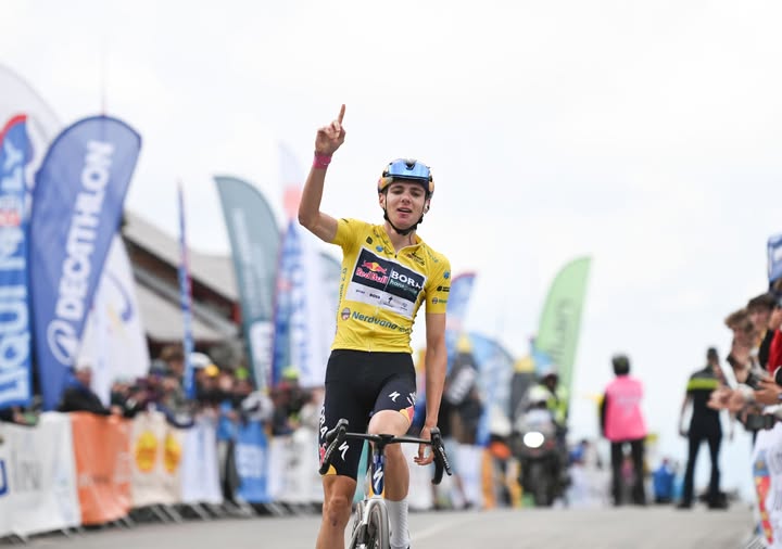 Victorie clară pentru Lorenzo Mark Finn (Red Bull BORA-hansgrohe) şi pe Transfăgărăşan. Italianul e favorit să câştige Turul Ciclist al Sibiului 2026