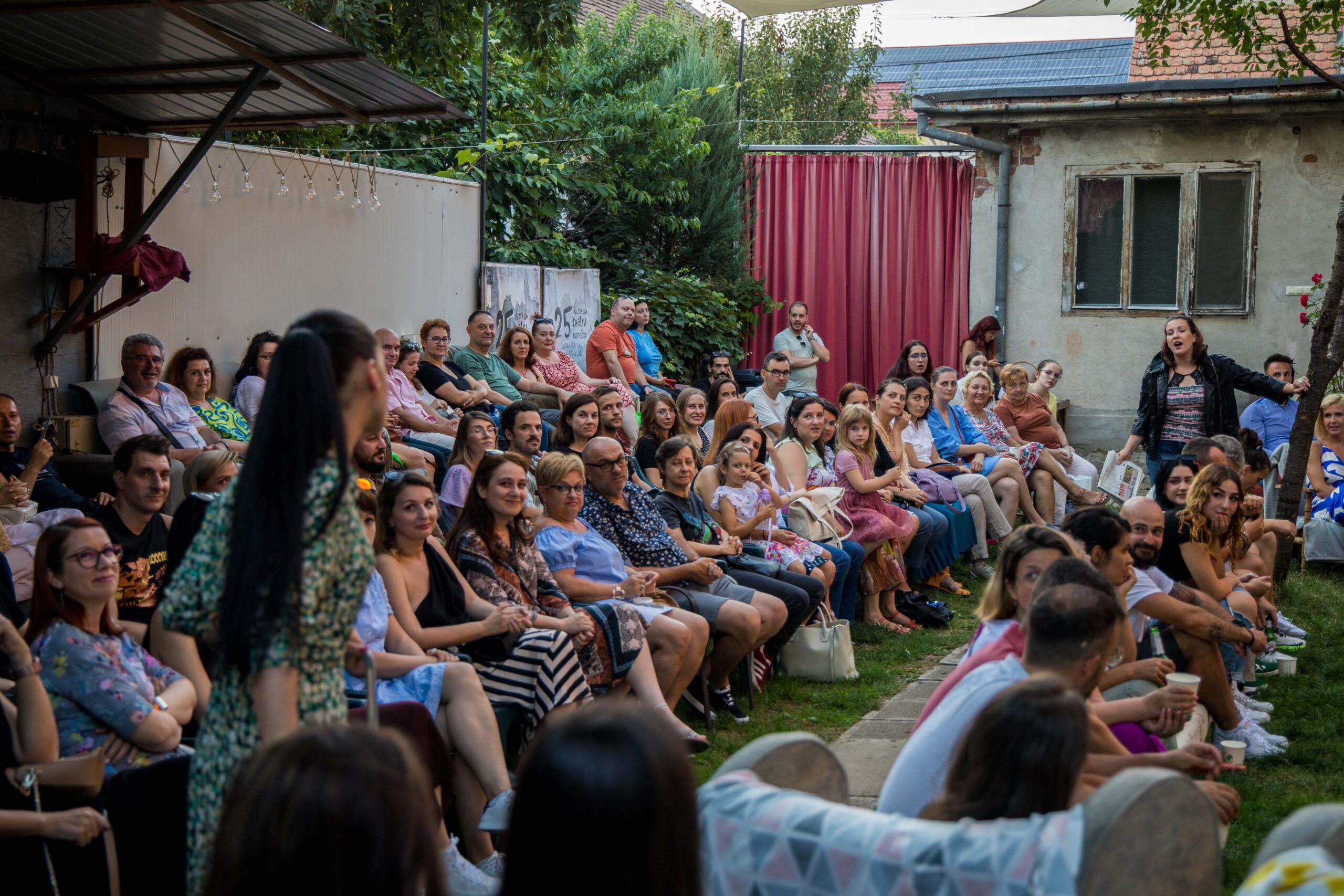 Grădina Bis își deschide stagiunea de vară cu un concert în aer liber. Intrarea este liberă