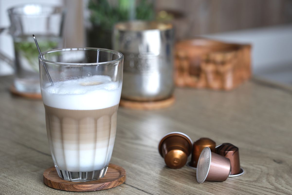 O cafea, două cafele, musafiri în weekend. Când începe să conteze costul pe capsulă?