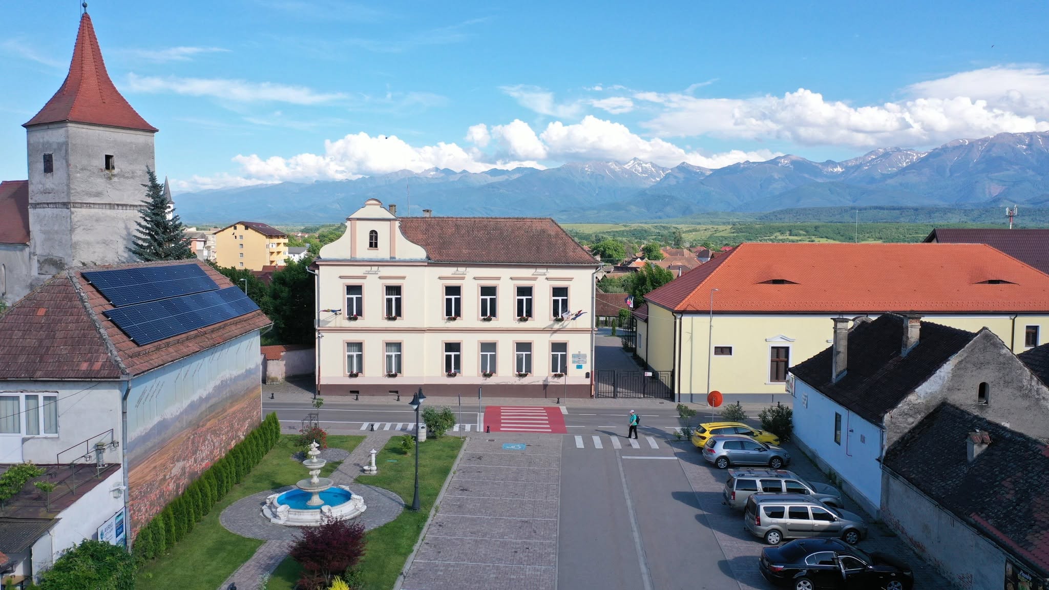 Primăria Avrig investește aproape 100.000 de lei într-un nou loc de joacă din zona centrală. A fost lansată licitația în SEAP