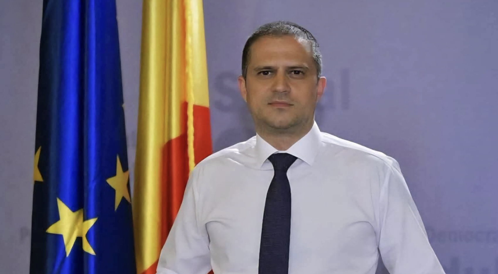 (P) Bolojan ține România captivă pentru a-și păstra funcția și sinecurile
