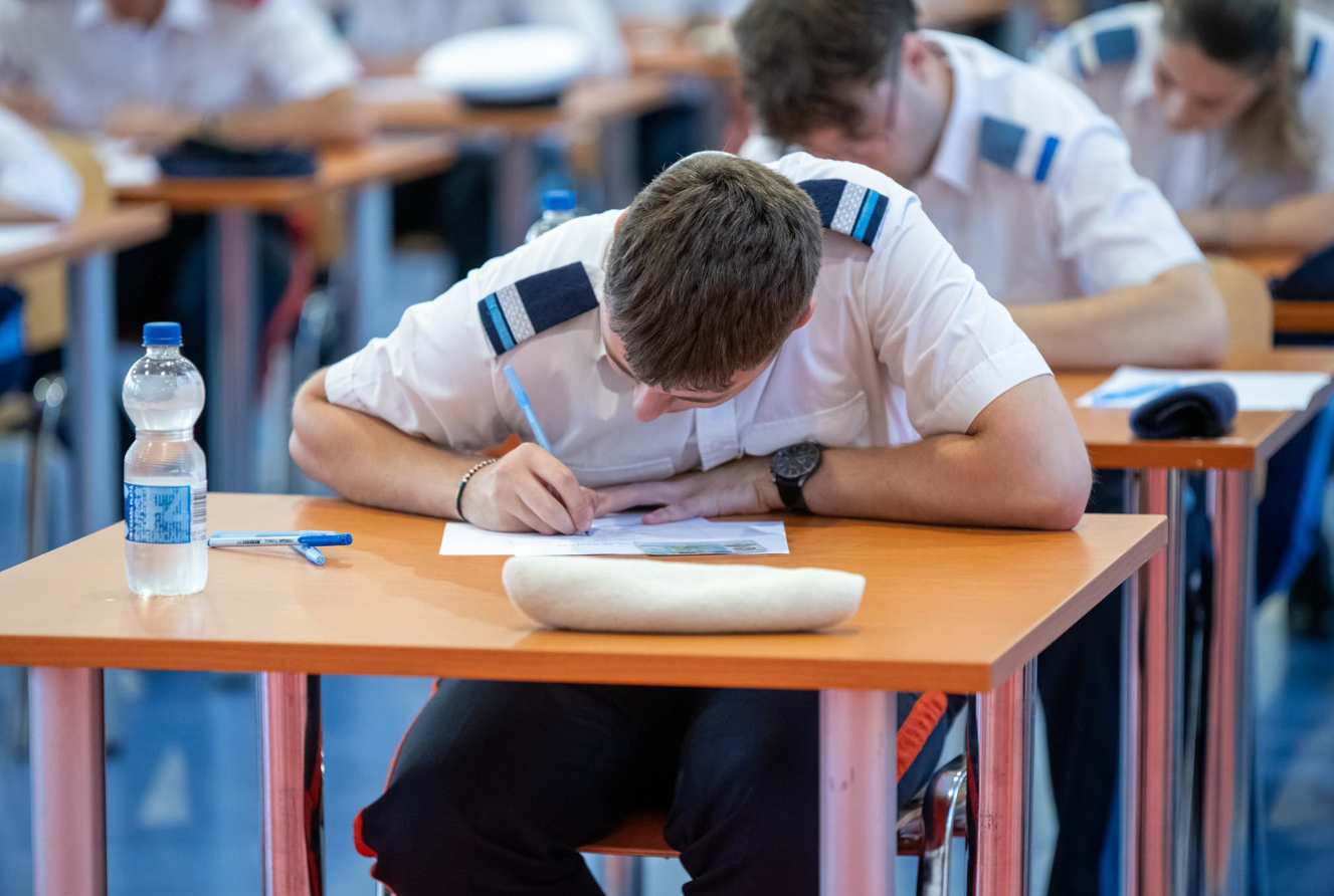 Zi cu emoții la Academia Forțelor Terestre din Sibiu: se afișează rezultatele admiterii