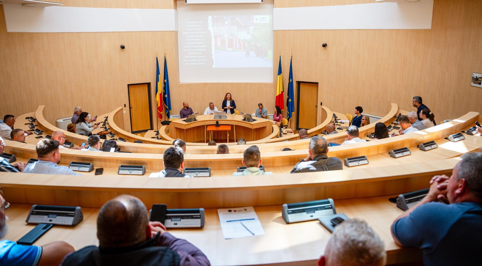 Cum pot fi prevenite întâlnirile cu urșii. Modelul „Bear Smart”, prezentat la Sibiu