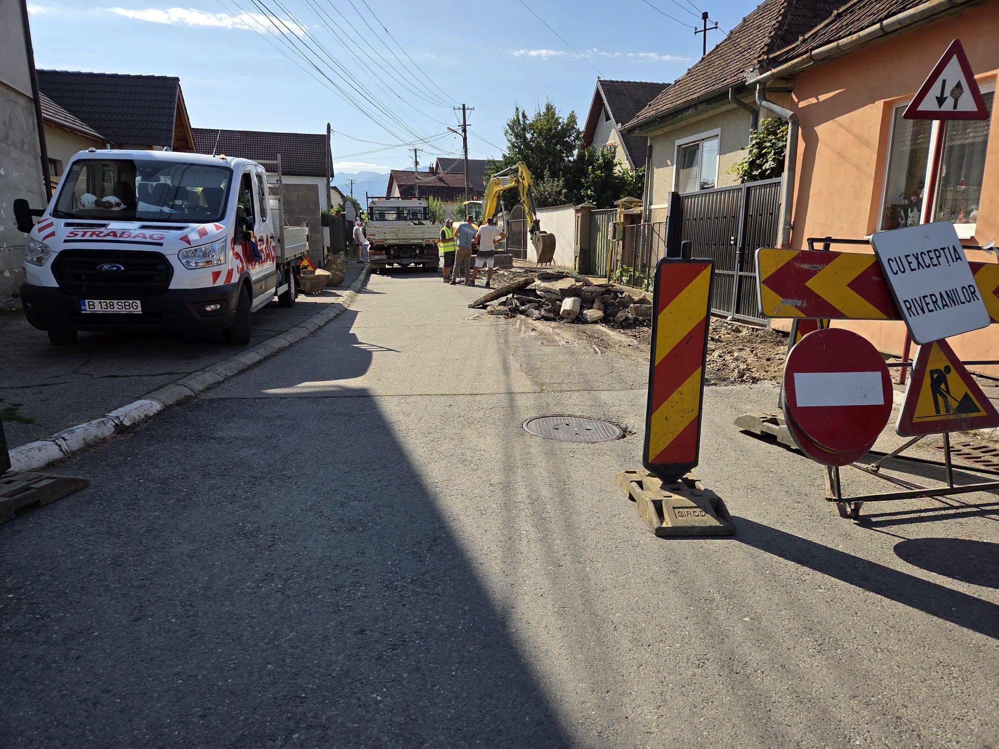 AVRIG: Au început lucrările de reparații pe strada Gheorghe Doja