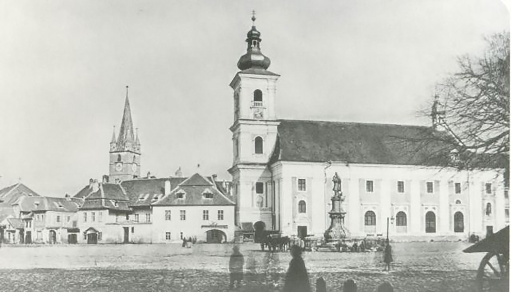 Biserica Romano-Catolică, 300 de ani. Clopote topite și alte povești din Piața Mare