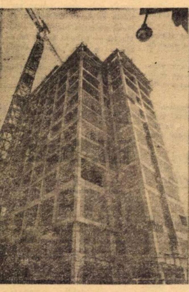 Foto 4: Continentalul în construcție. Arhiva Tribuna