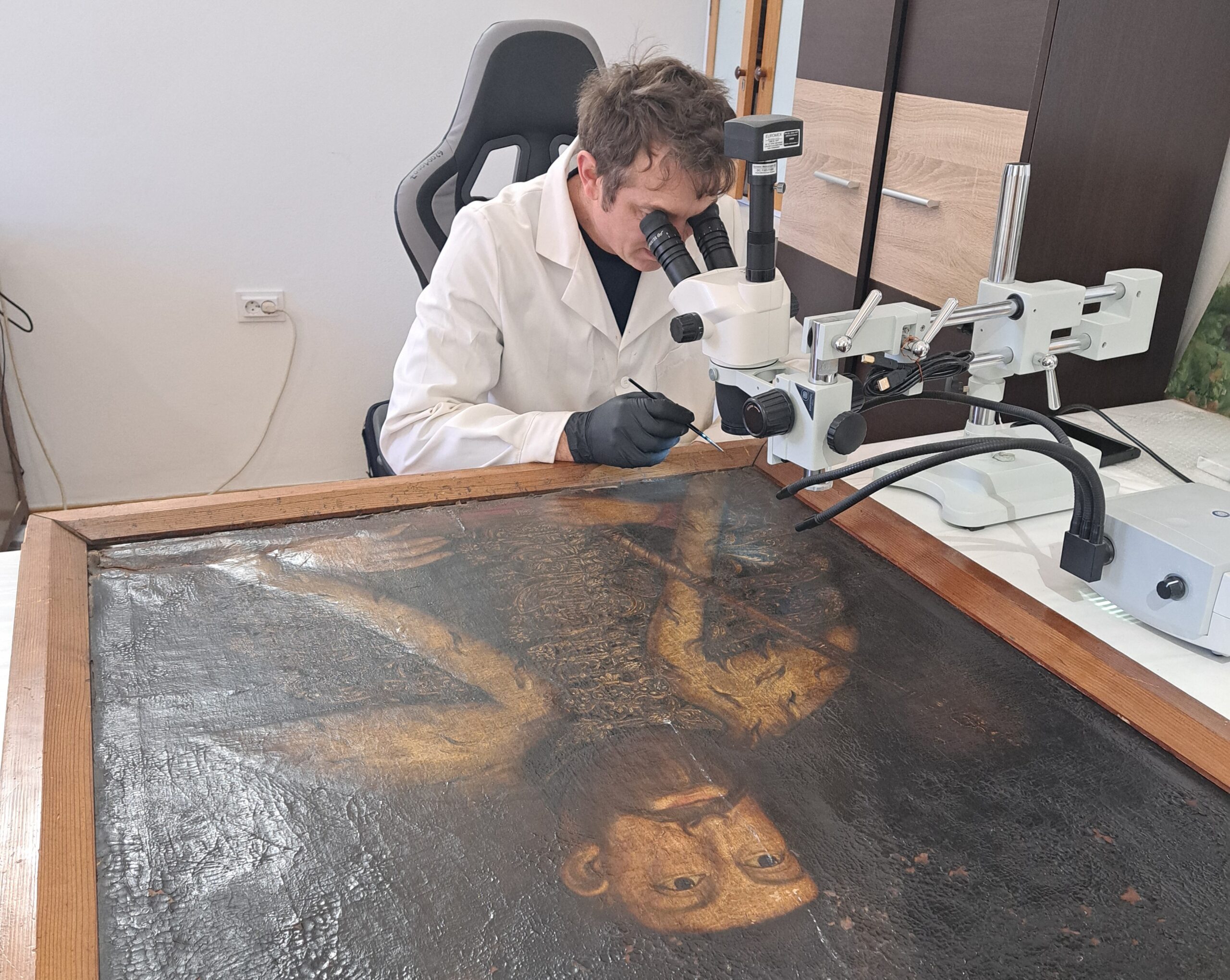 Chipurile celor 11 principi ai Transilvaniei, reconstruite la Sibiu de experții restauratori ai Muzeului Brukenthal