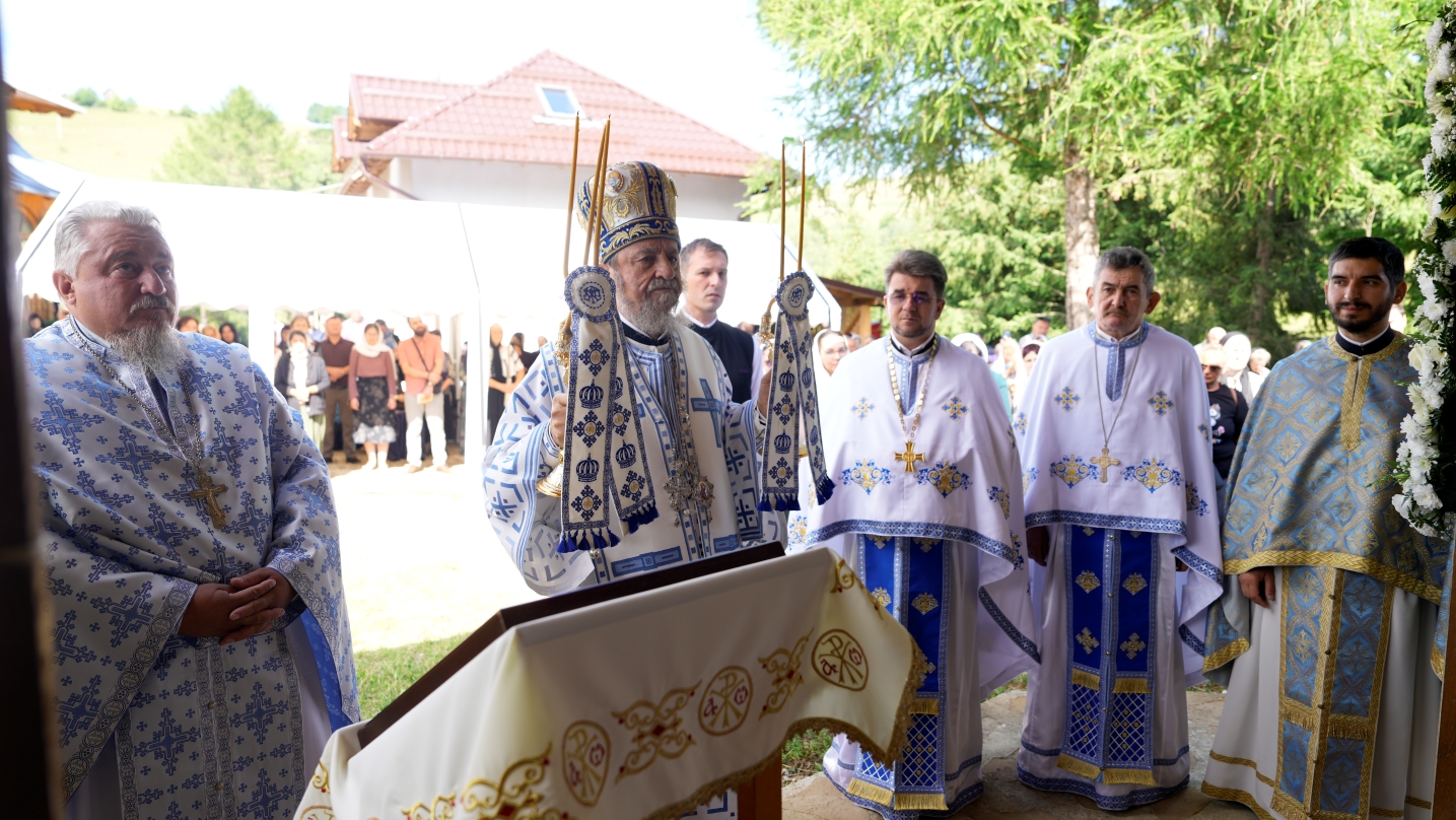 Mănăstirea de la Măgura-Jina și-a sărbătorit al doilea hram. Mitropolitul Laurențiu a oficiat Sfânta Liturghie