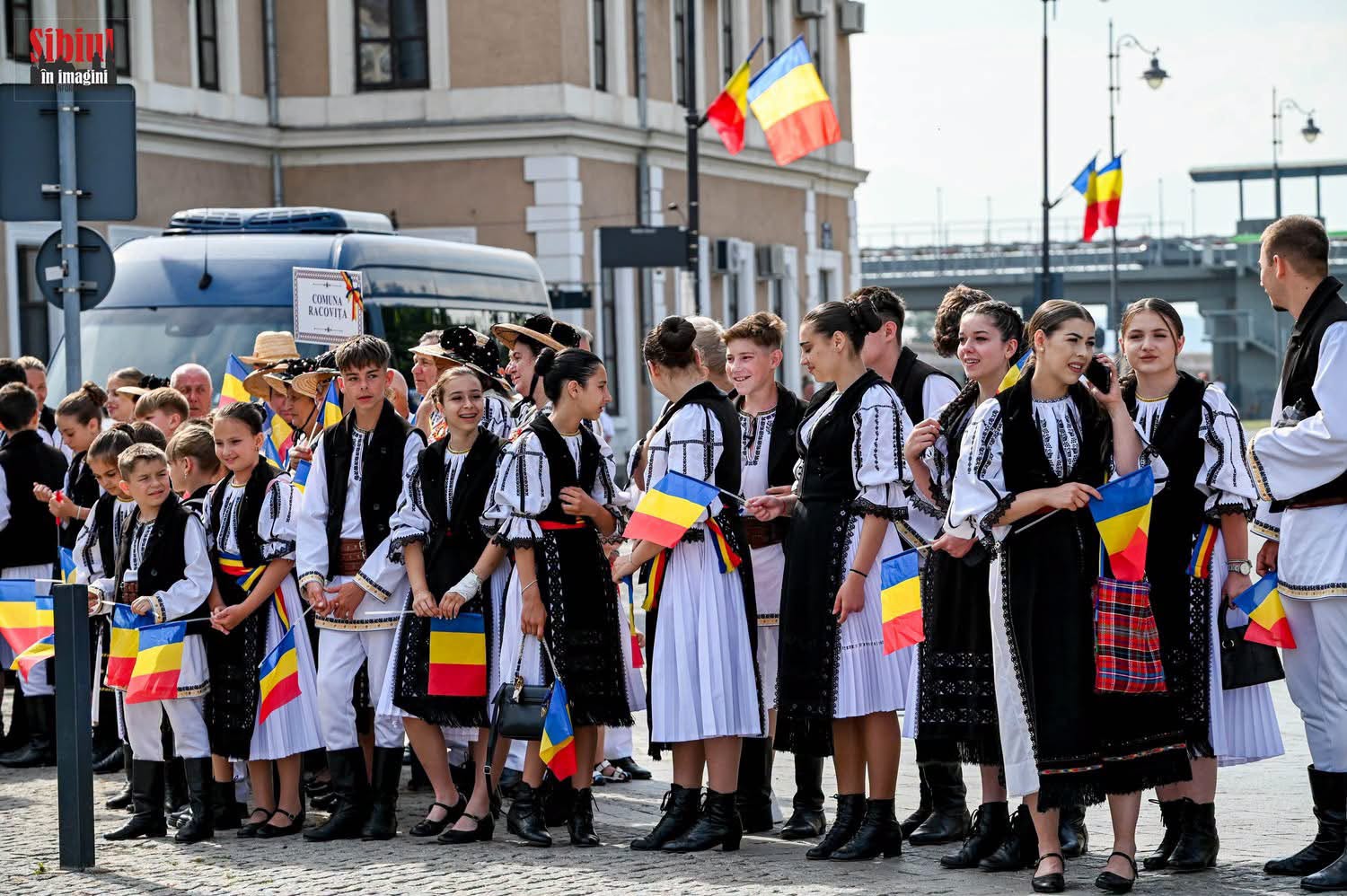 RACOVIŢA: Finanţare de la Consiliul Judeţean pentru două proiecte culturale