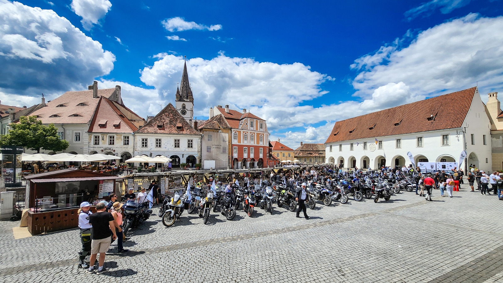 175 de riders au luptat contra depresiei. Sibiul, gazda paradei motoarelor