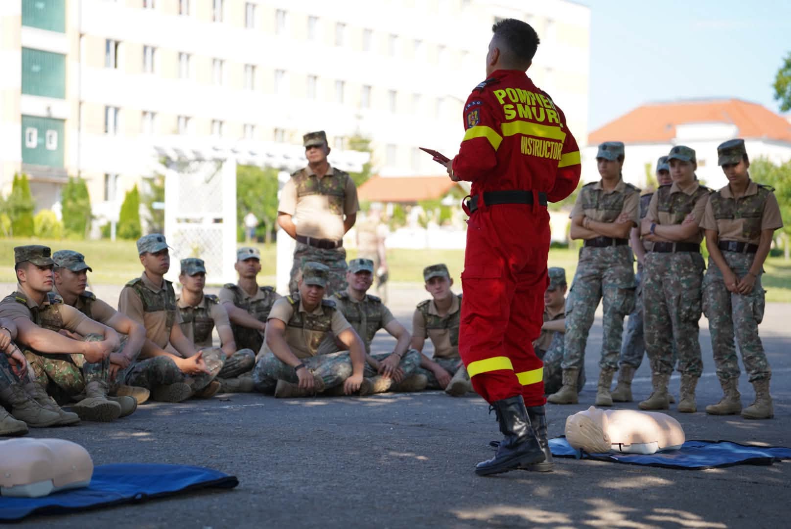 Peste 400 de elevi ai Școlii Militare din Sibiu au învățat să acorde primul ajutor