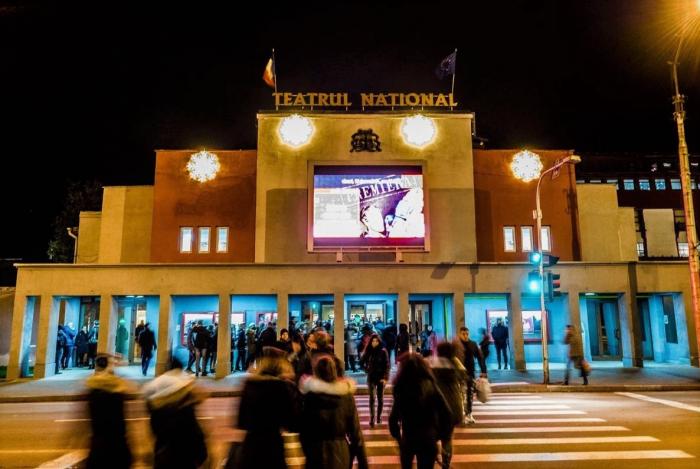 Avanpremieră la TNRS Sibiu: „Tinerețe fără bătrânețe și viață fără de moarte” revine într-o montare contemporană
