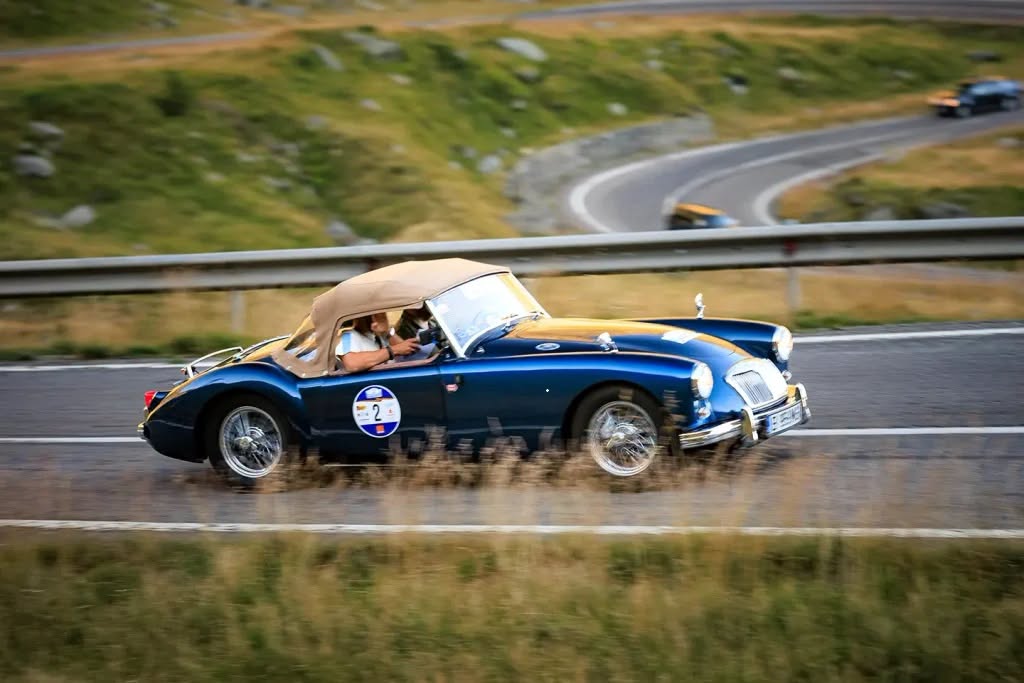Transylvania Classic aduce la Sibiu automobile de colecție și un traseu de peste 430 de kilometri