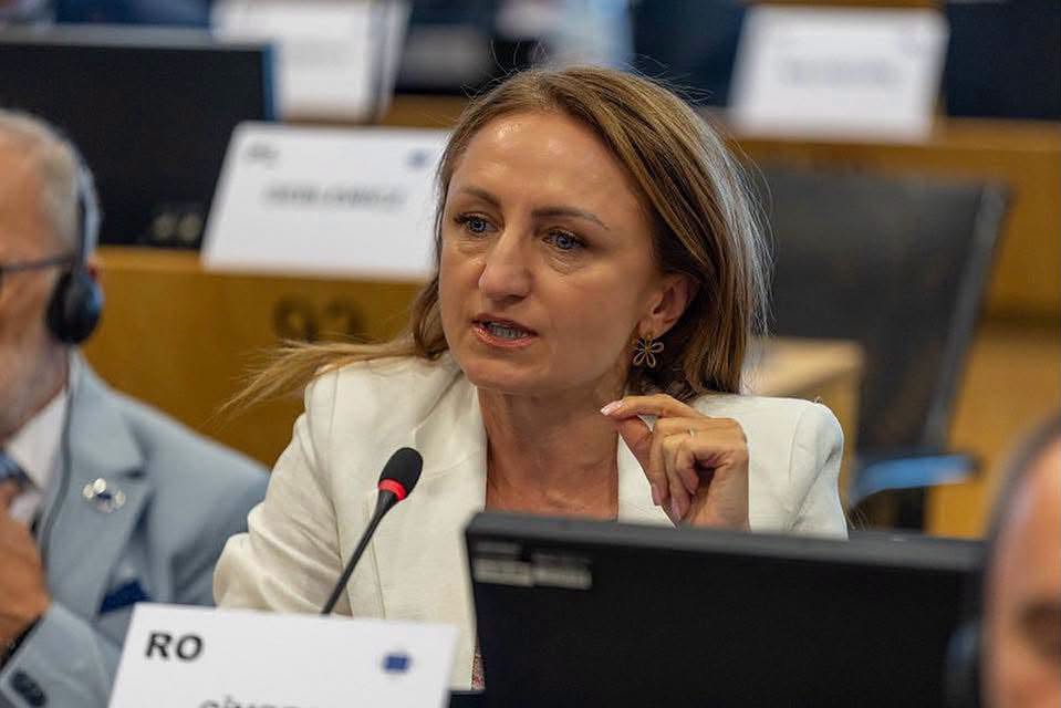Daniela Cîmpean, către fostul ministru Alexandru Rogobete: „Mai studiați”