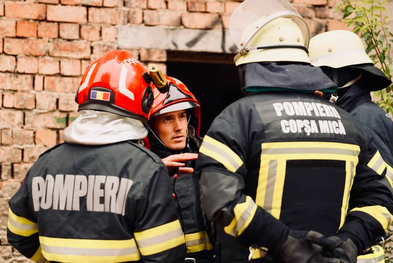Peste 50 de pompieri, mobilizați la Copșa Mică. Exercițiu de amploare pentru intervenția în cazul unui cutremur major
