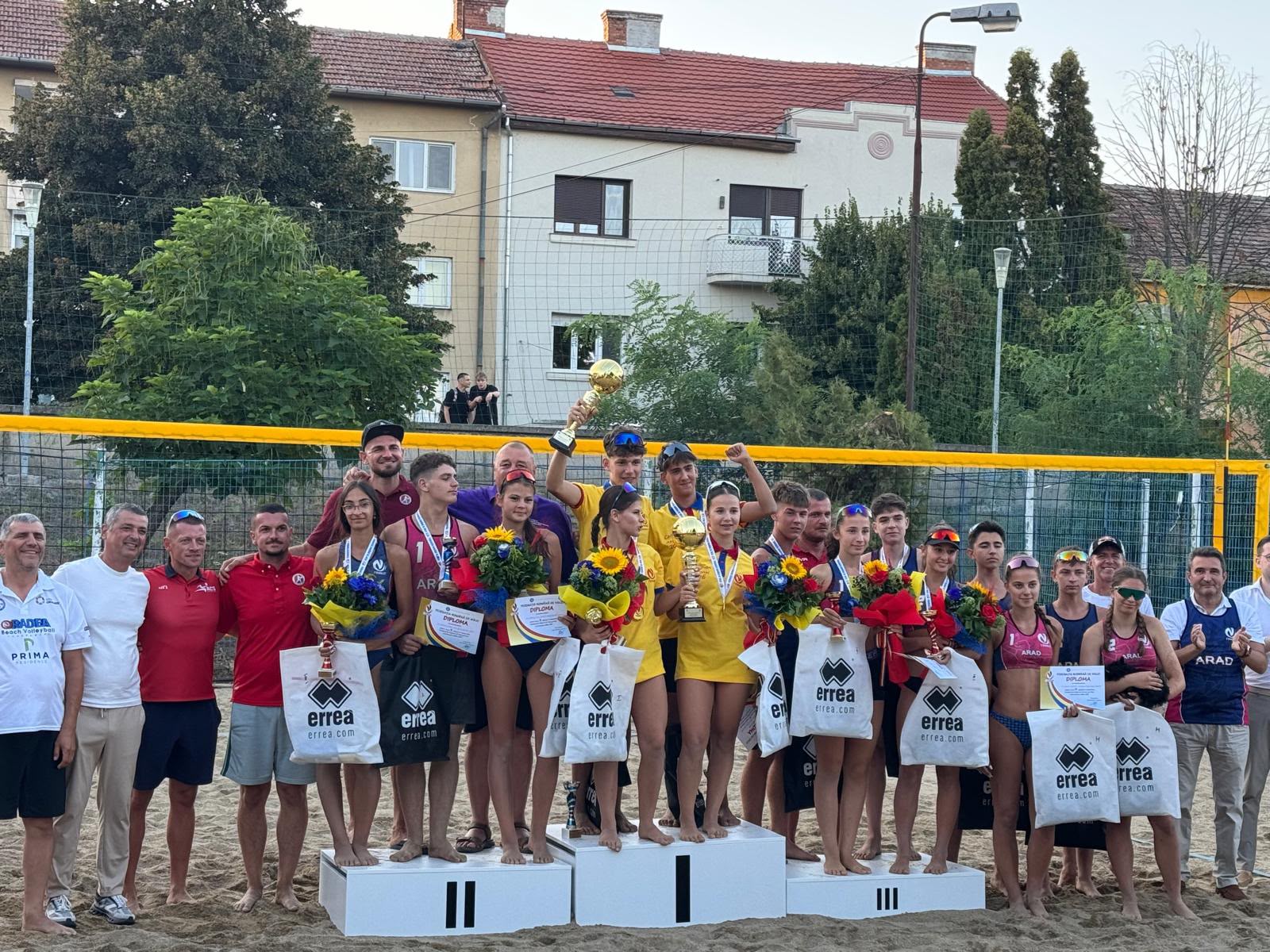 Sibiencele Natalia Cârstea şi Adela Vasilescu, vicecampioane naţionale de beachvolley