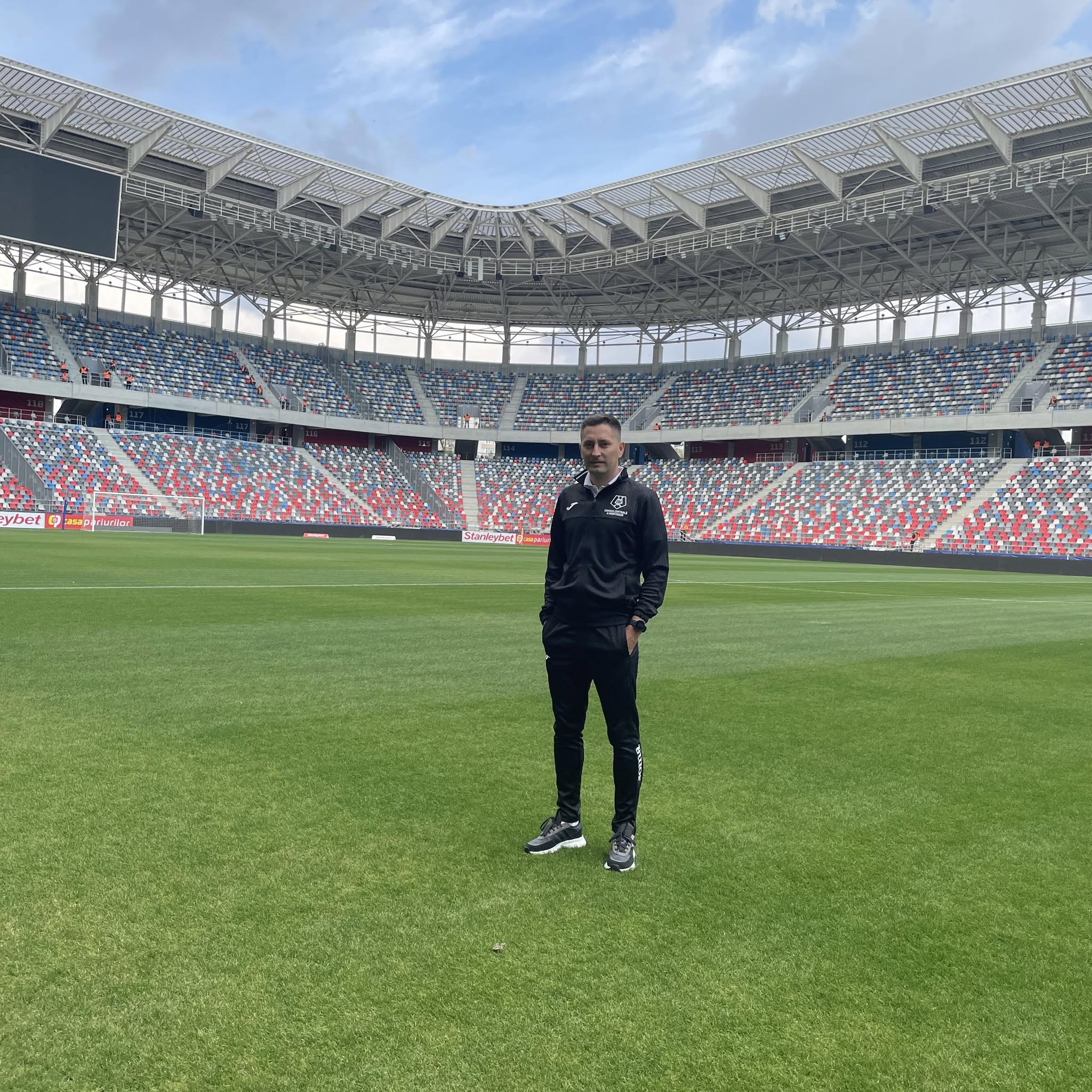 Emeric Tocai, preşedintele CJA Sibiu: “Un arbitru de top nu doar reacționează la joc, ci îl citește, rămâne concentrat și lucrează ca o echipă alături de colegii săi”