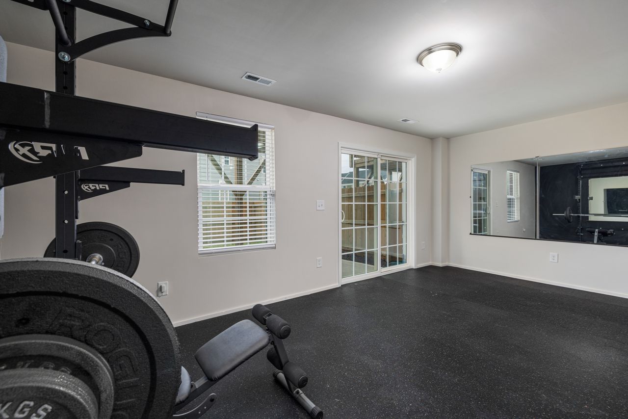 Home gym fără risipă: cum amenajezi o sală acasă și cât costă