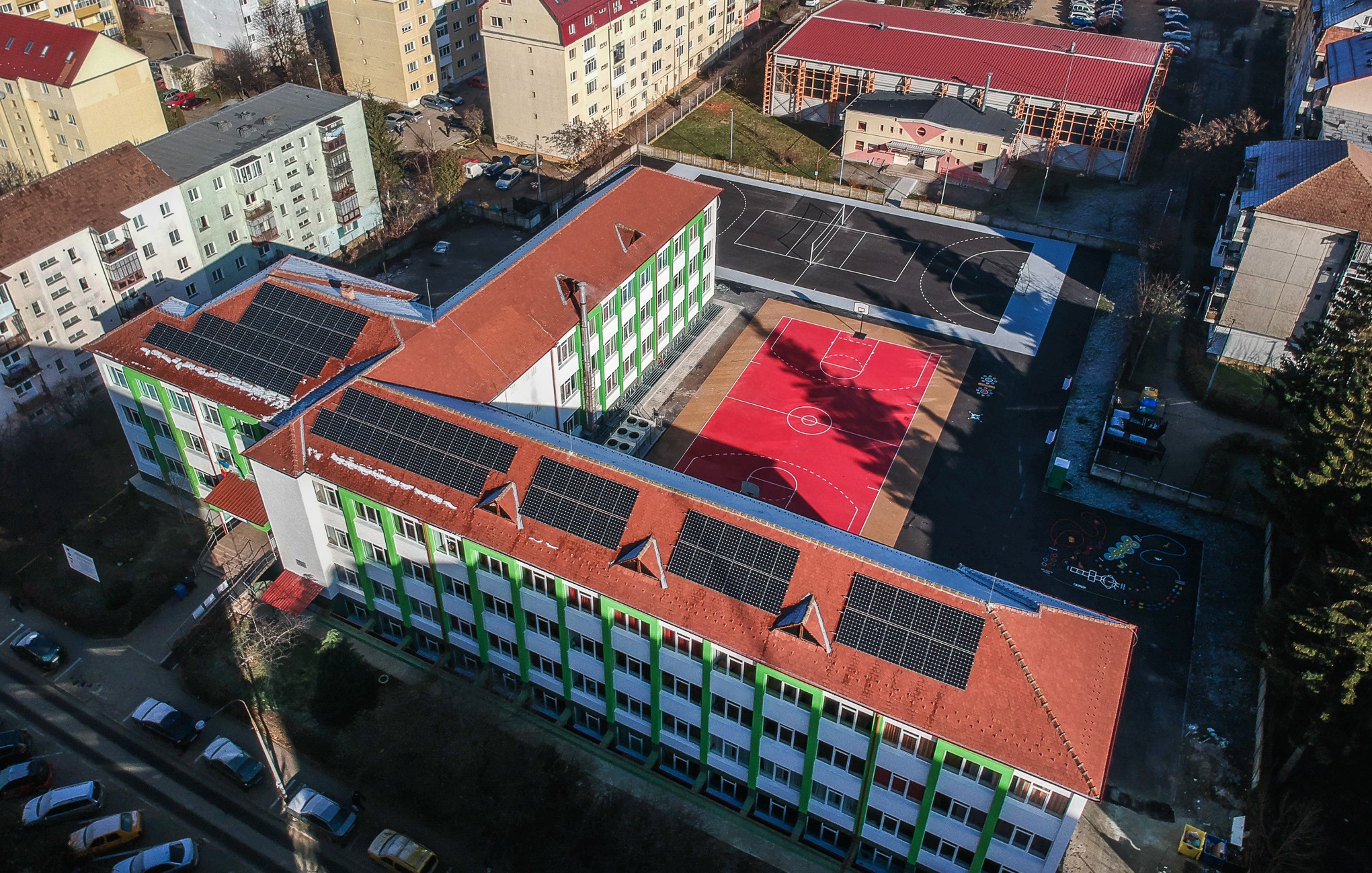 Peste un milion de lei pentru modernizarea sălii de sport de la Liceul C. Noica din Sibiu